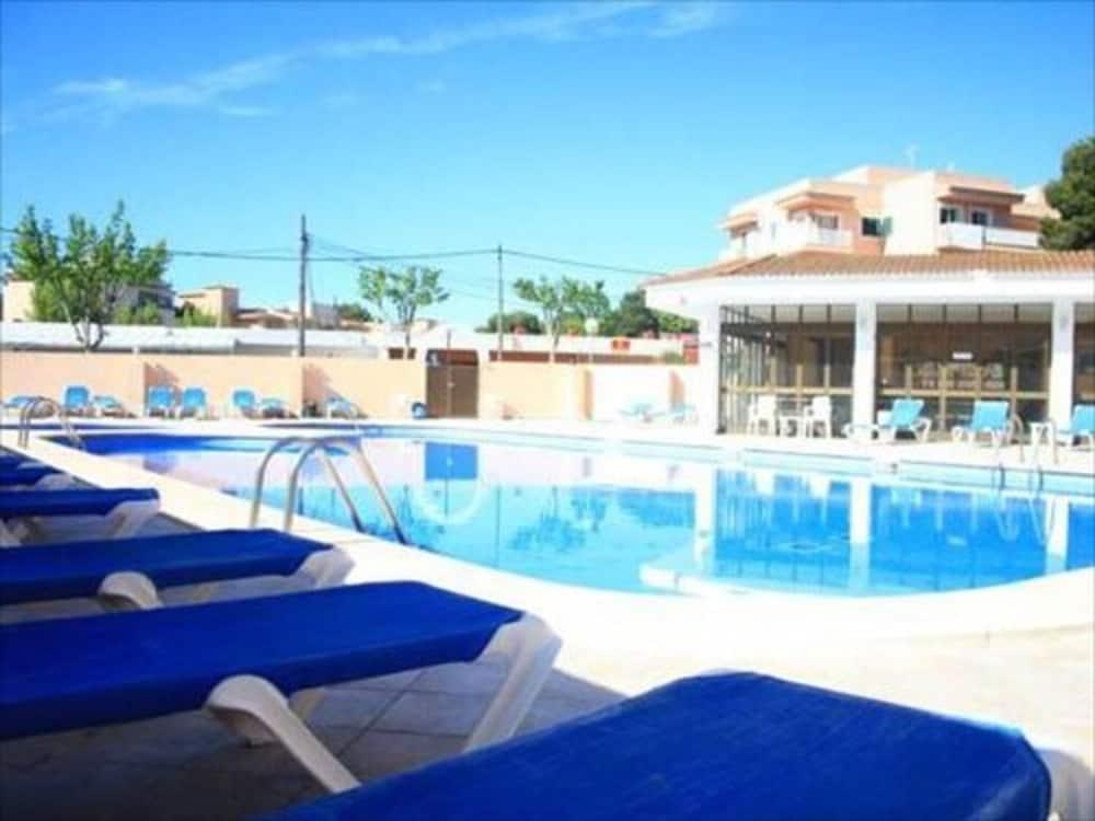 Hostal Alcina Cala Ratjada  Exterior photo