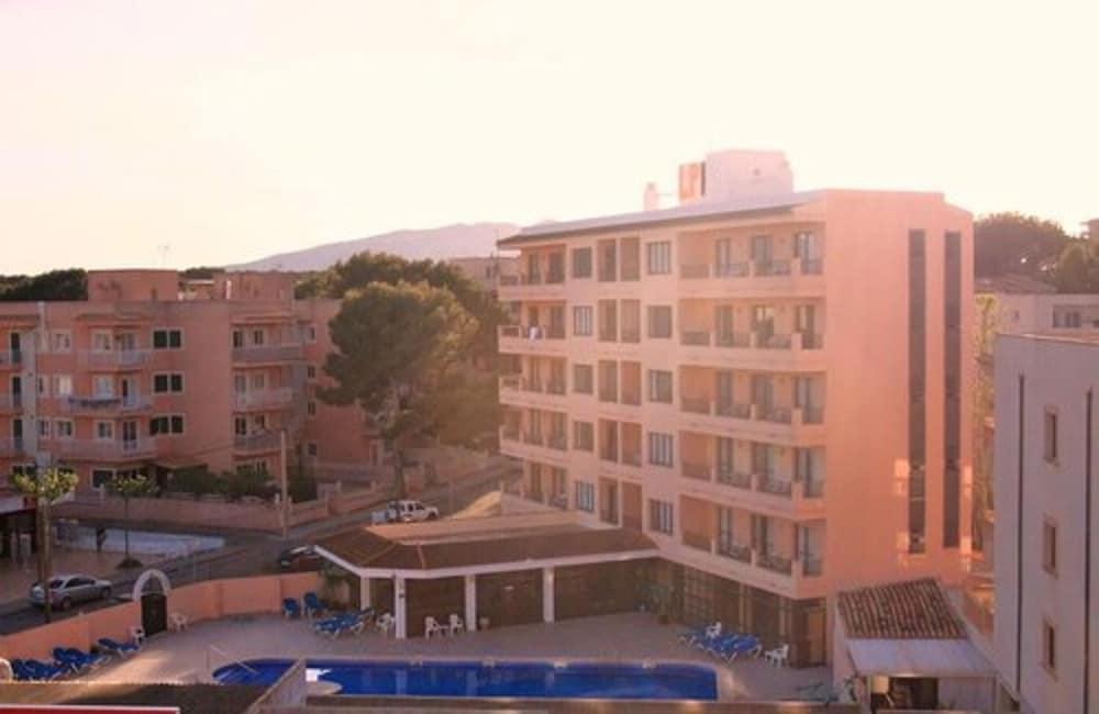 Hostal Alcina Cala Ratjada  Exterior photo