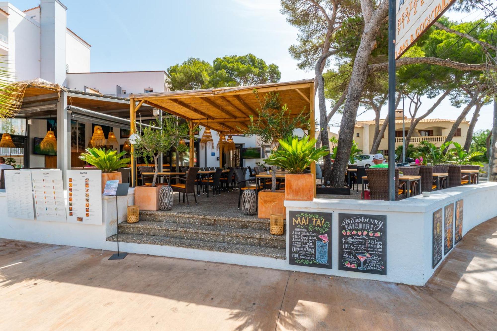 Hostal Alcina Cala Ratjada  Exterior photo
